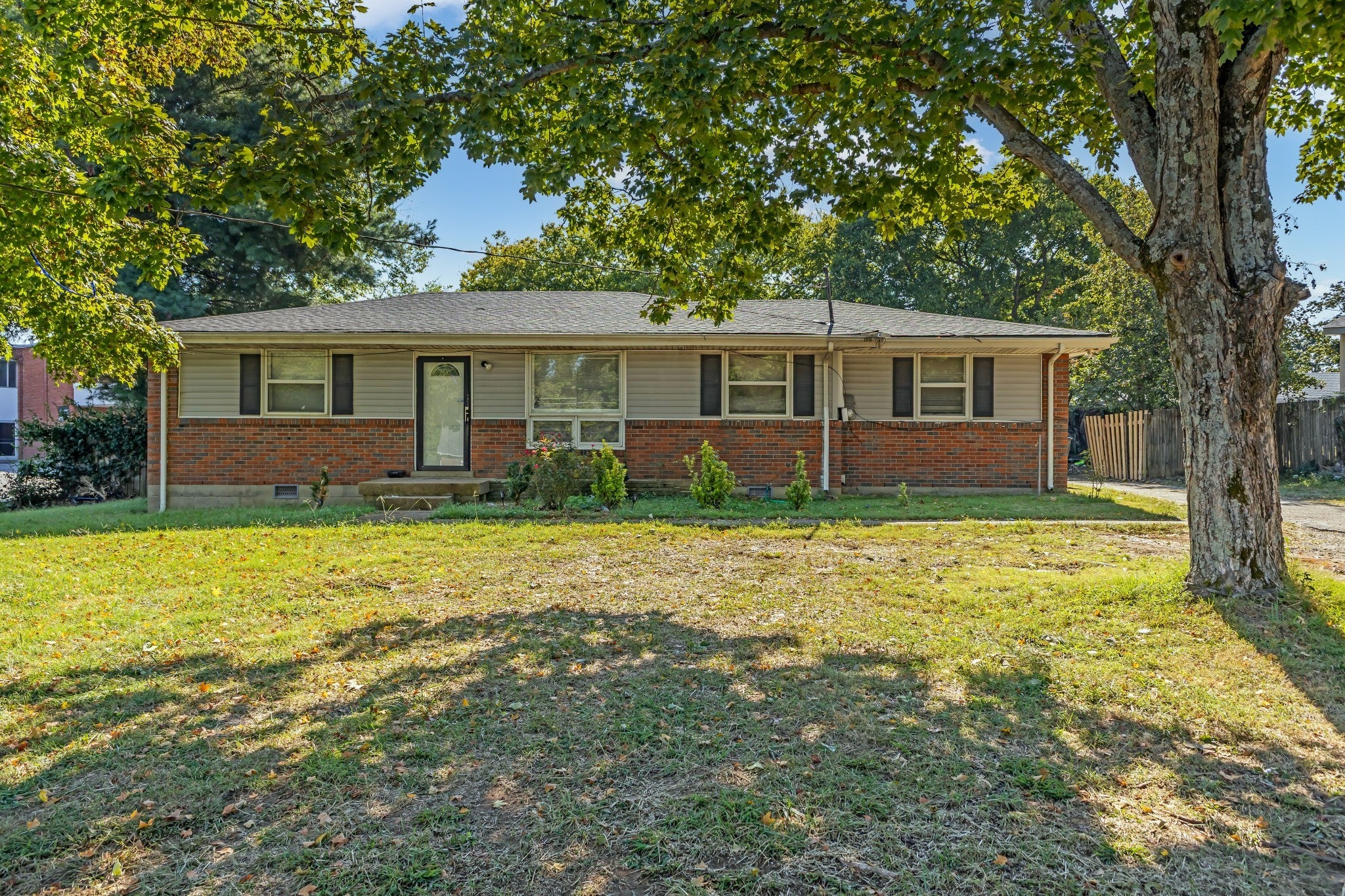 Photo of Listing #2988077