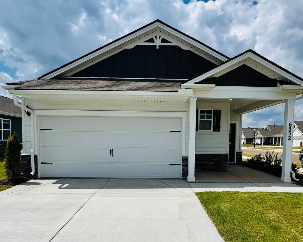 6552 Japonica Lane, White House