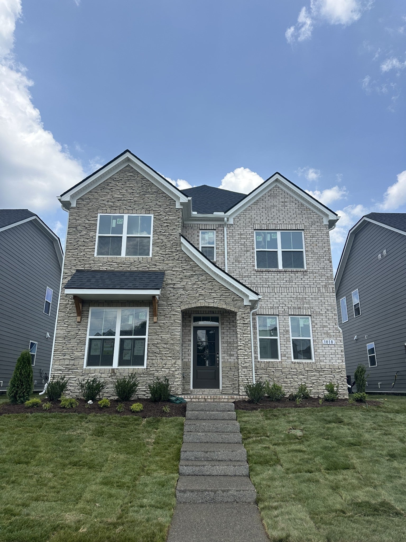 Photo of Listing #2989124