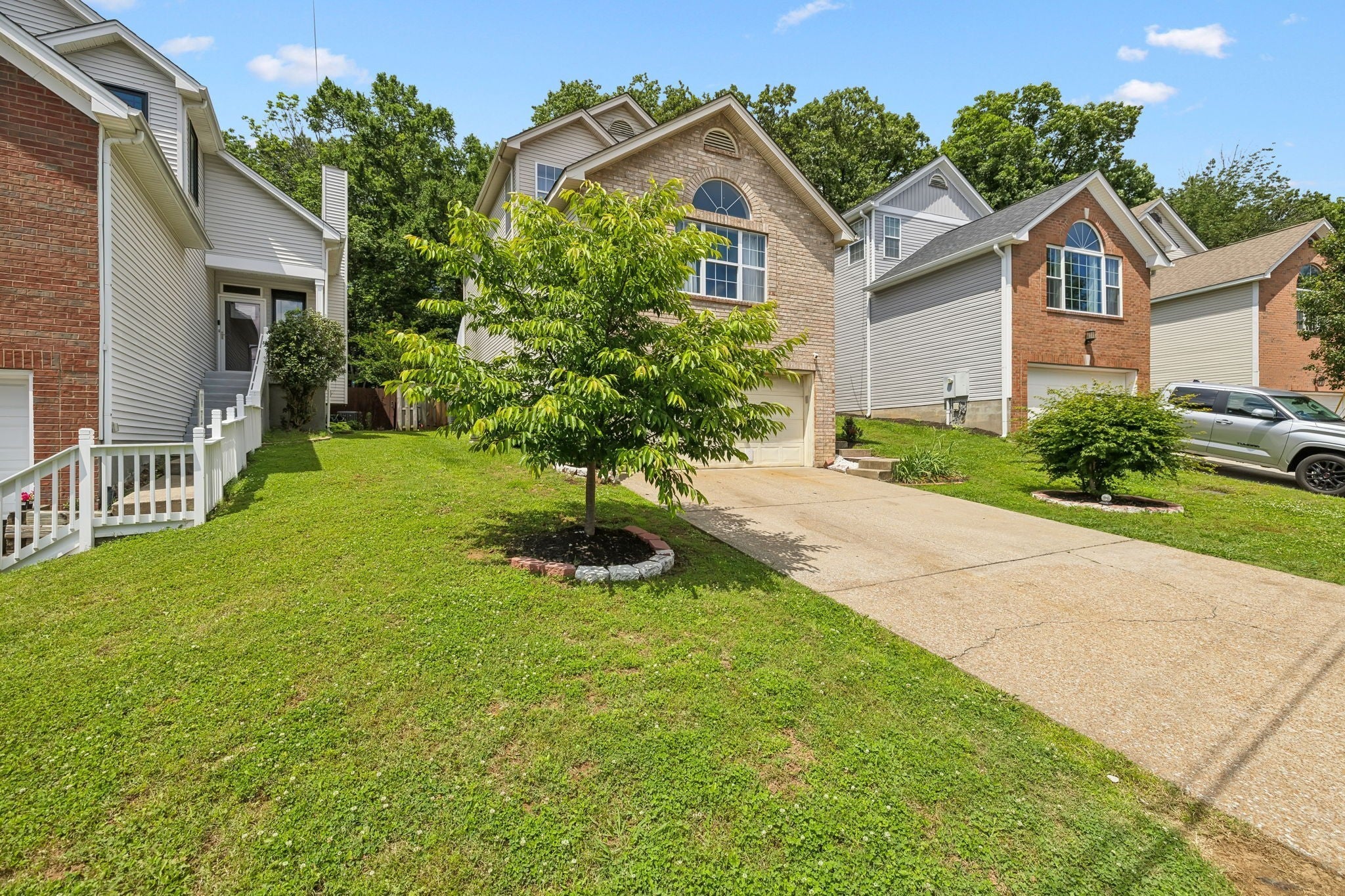 Photo of Listing #2989992