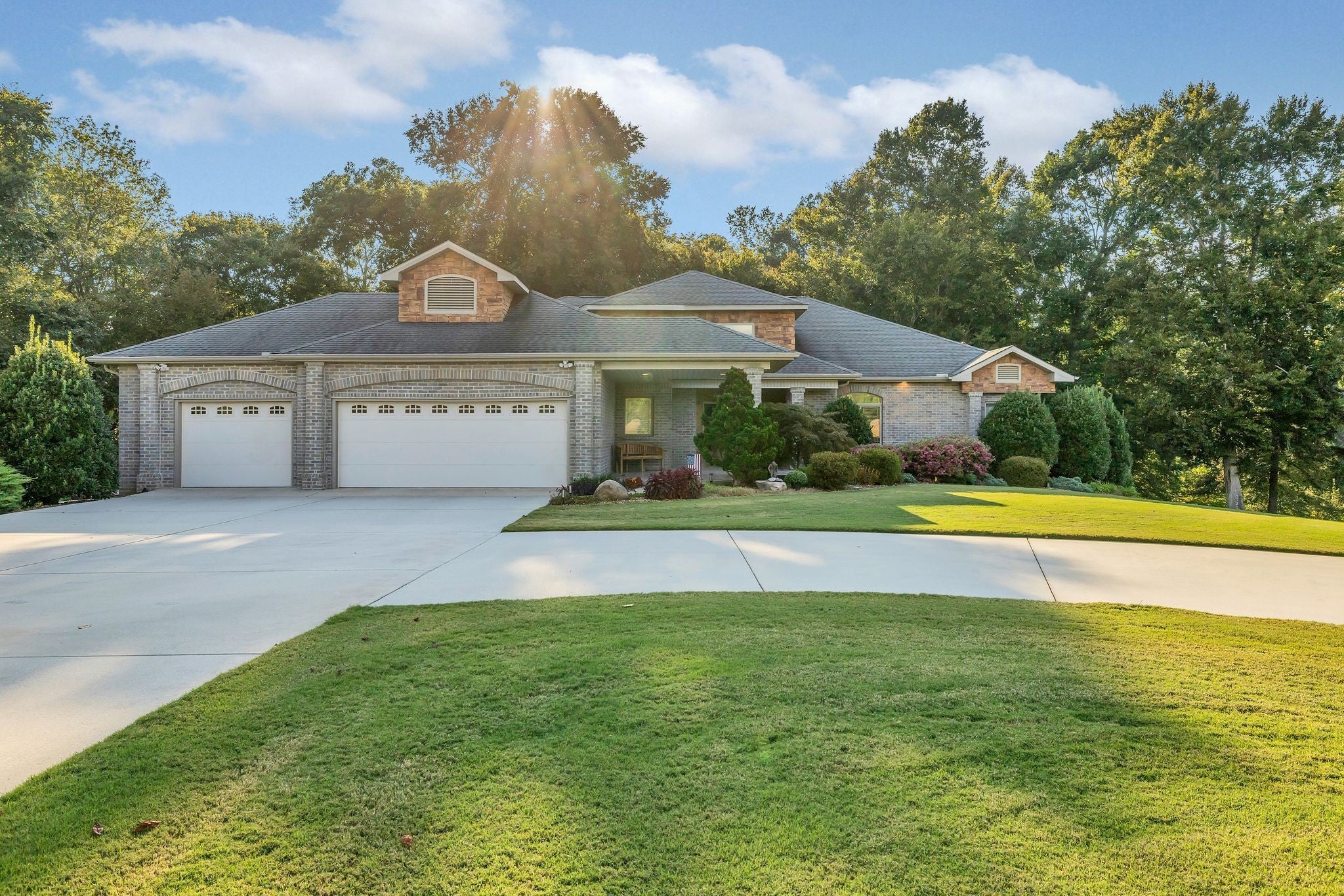 Photo of Listing #2990003