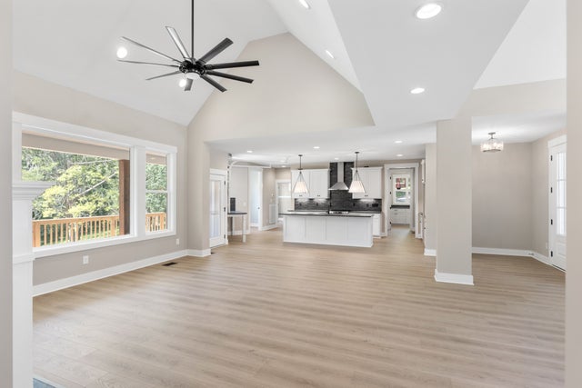 2033 Graceland Dr, Goodlettsville