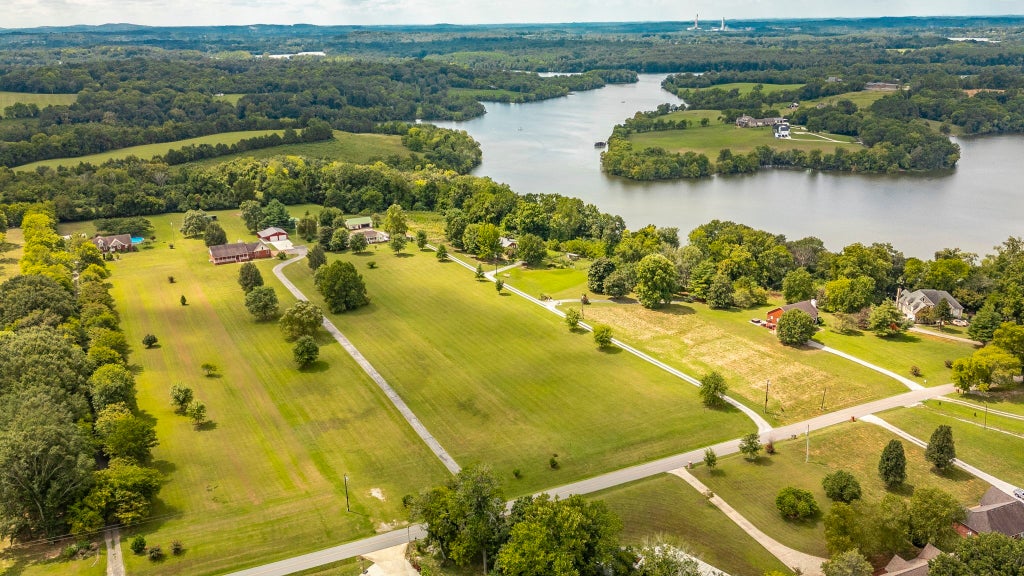 117 E Robertson Rd, Castalian Springs