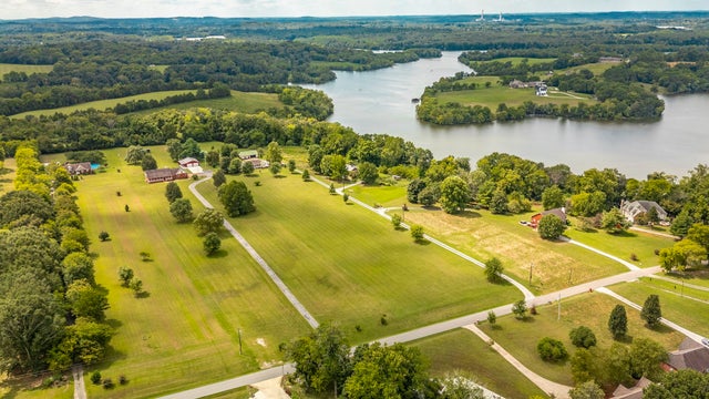 117 E Robertson Rd, Castalian Springs