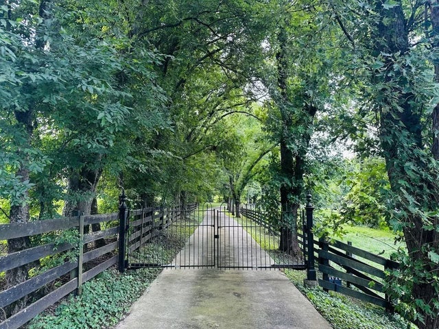 126 Harsh Ln, Castalian Springs