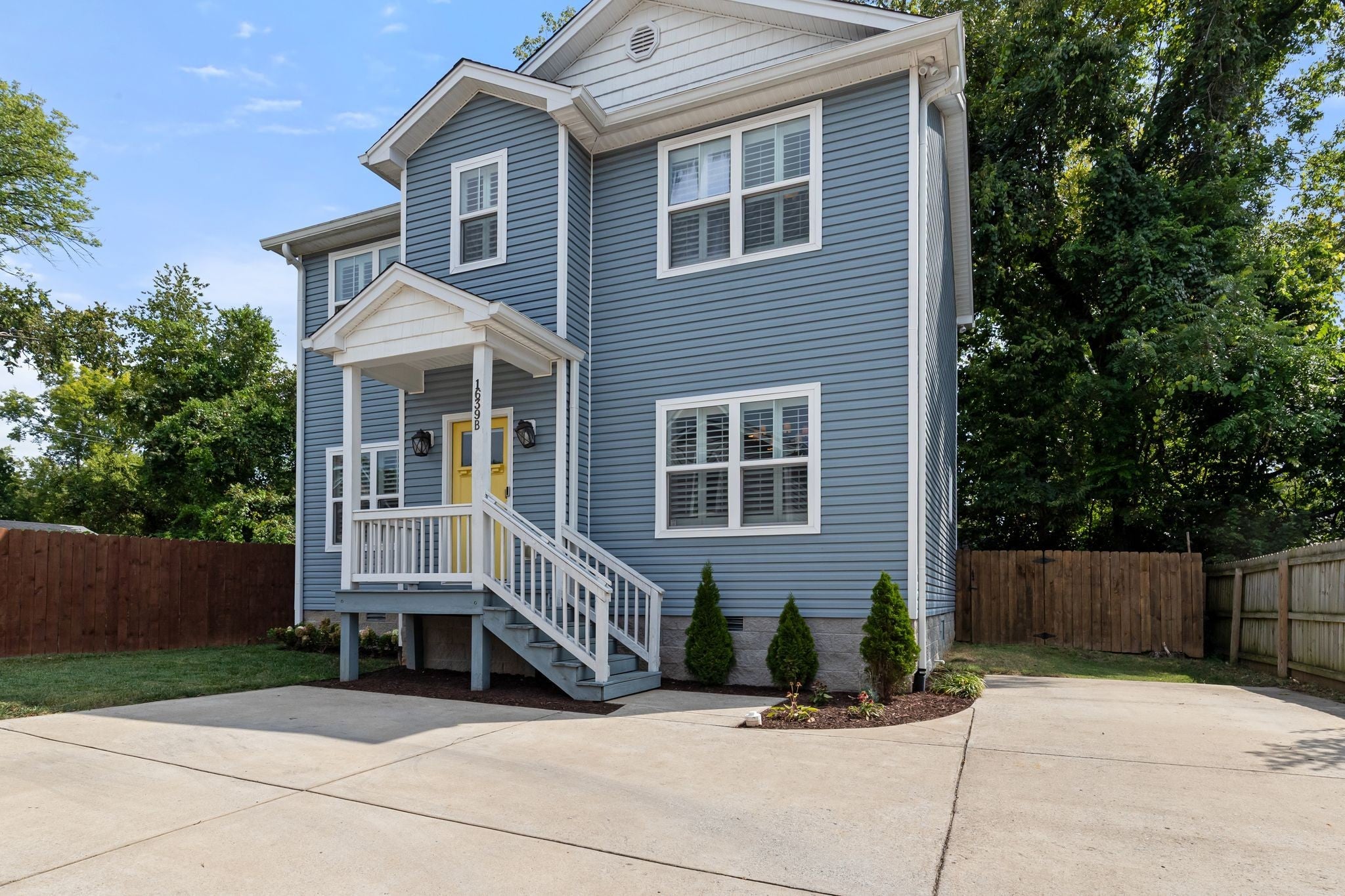 Home for sale in 1639b Northview Ave Nashville, TN