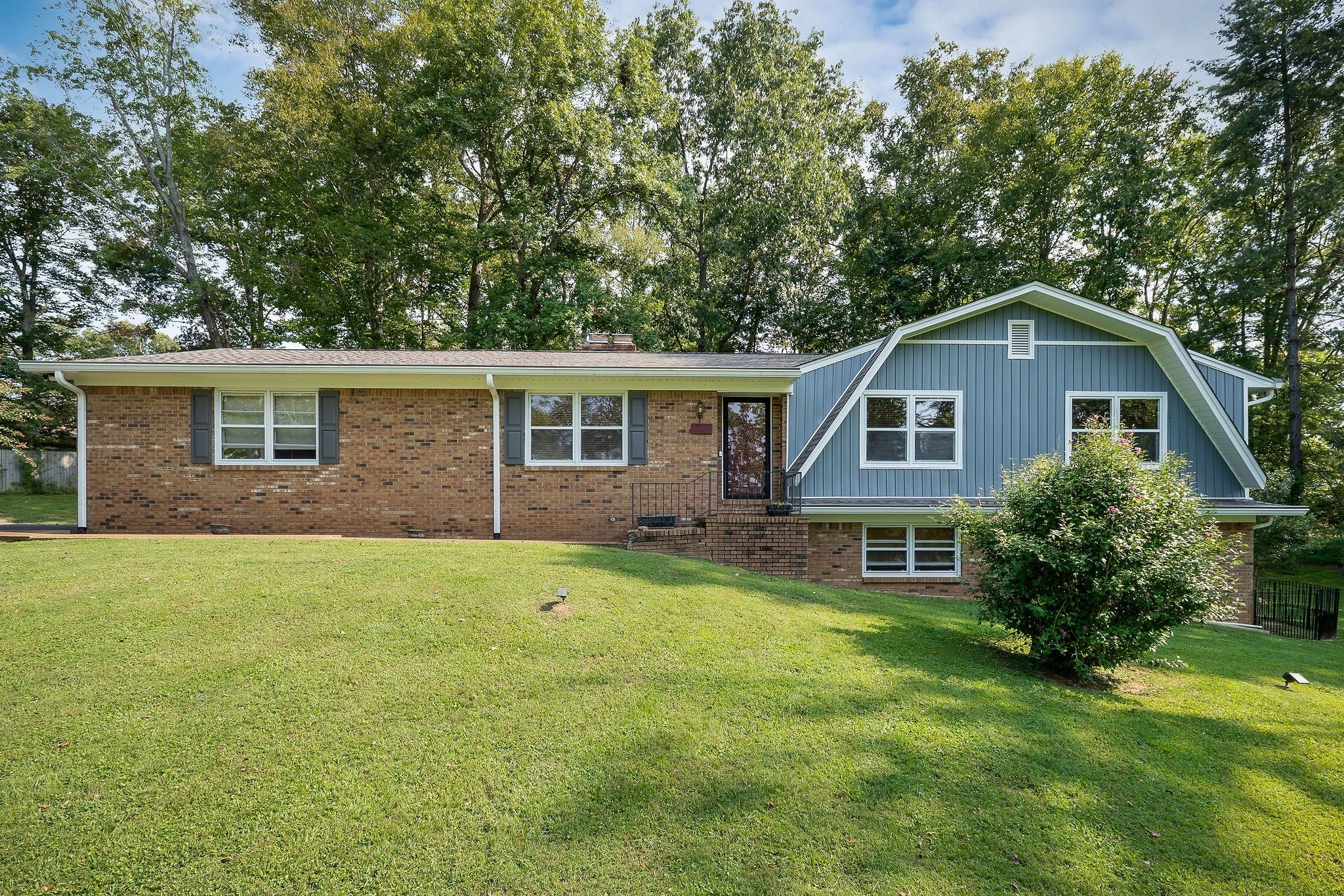 Photo of Listing #2993820