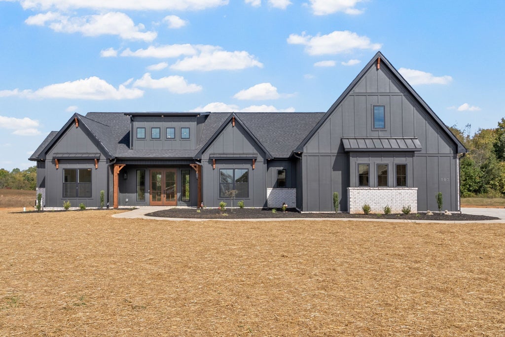 5 Pace Road, Clarksville