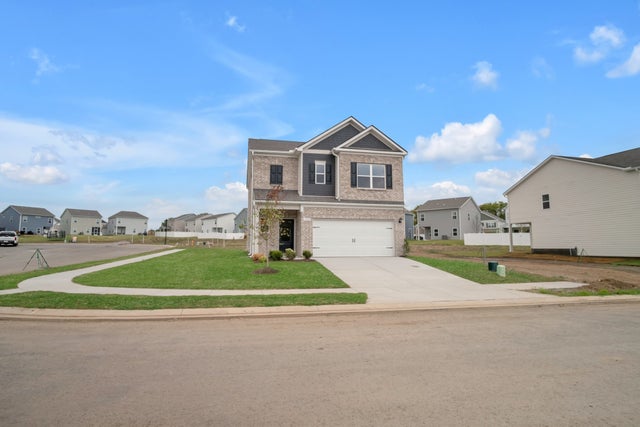 180 Summerlin Dr, Gallatin