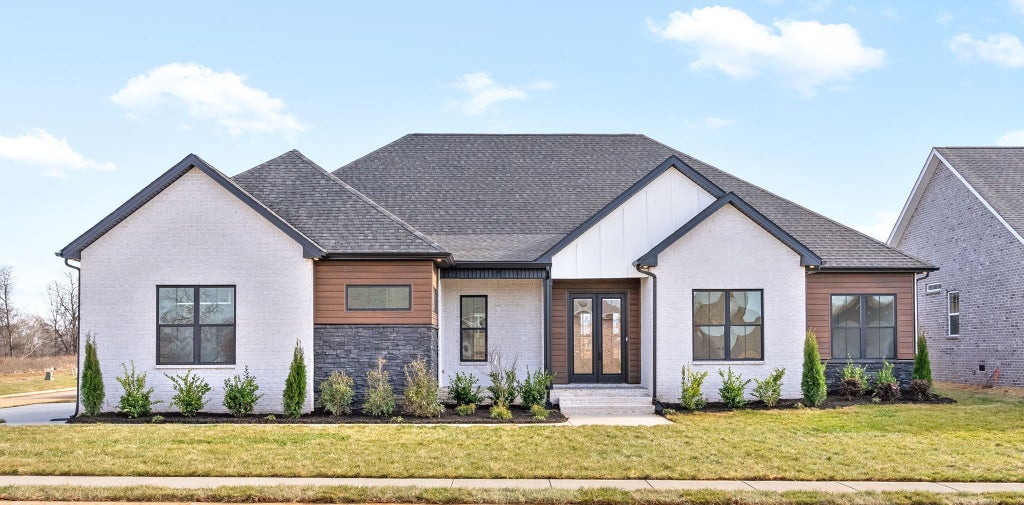 2 Pace Road, Clarksville