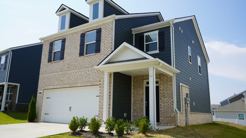 7206 Golden Way, White House