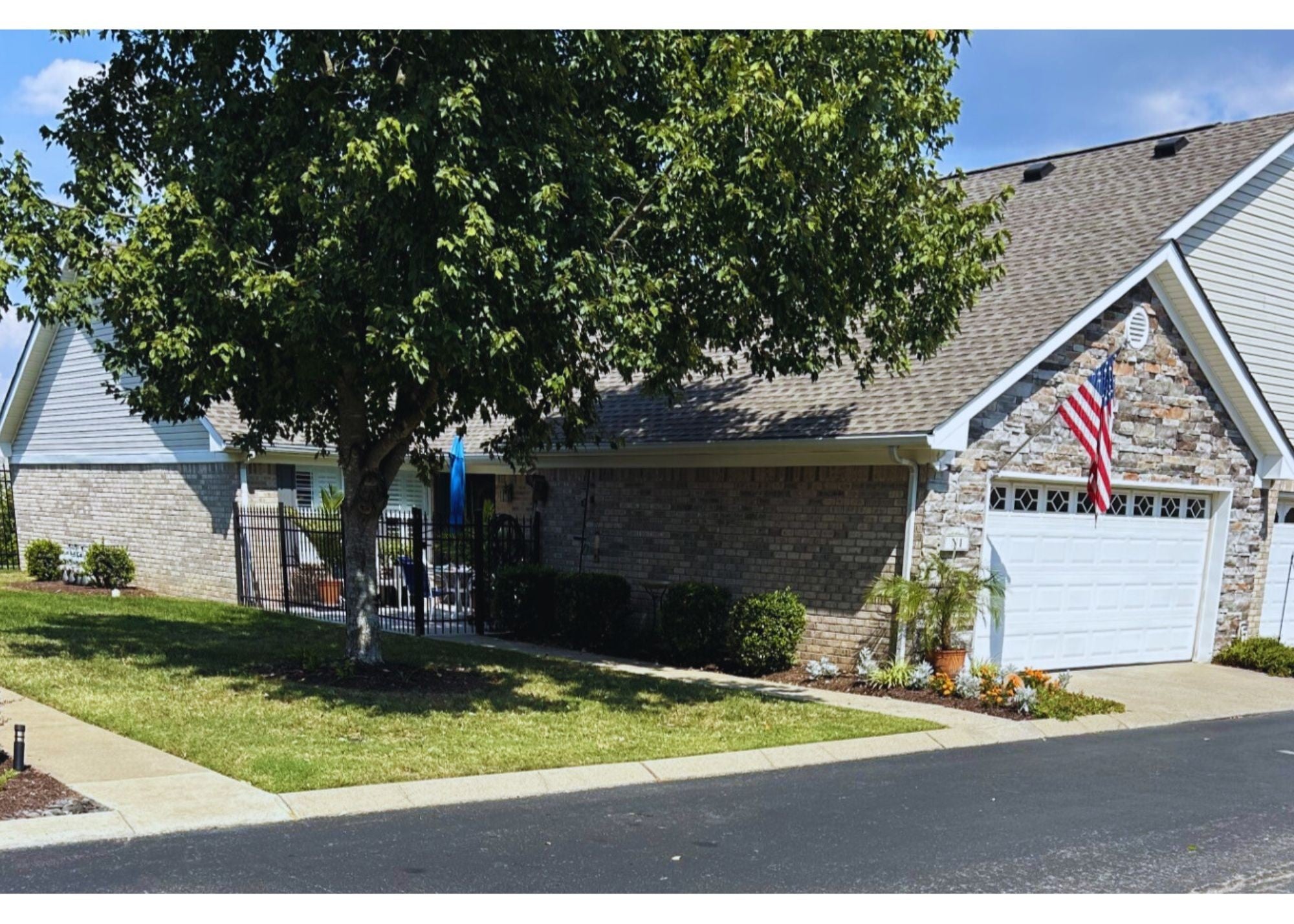 Photo of Listing #2995845