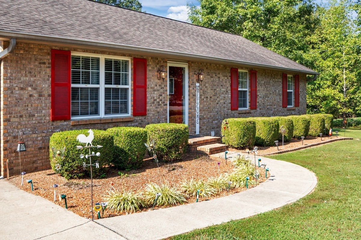 Photo for MLS 2996026 in 609 Shades Crest Dr New Johnsonville, TN - 37134