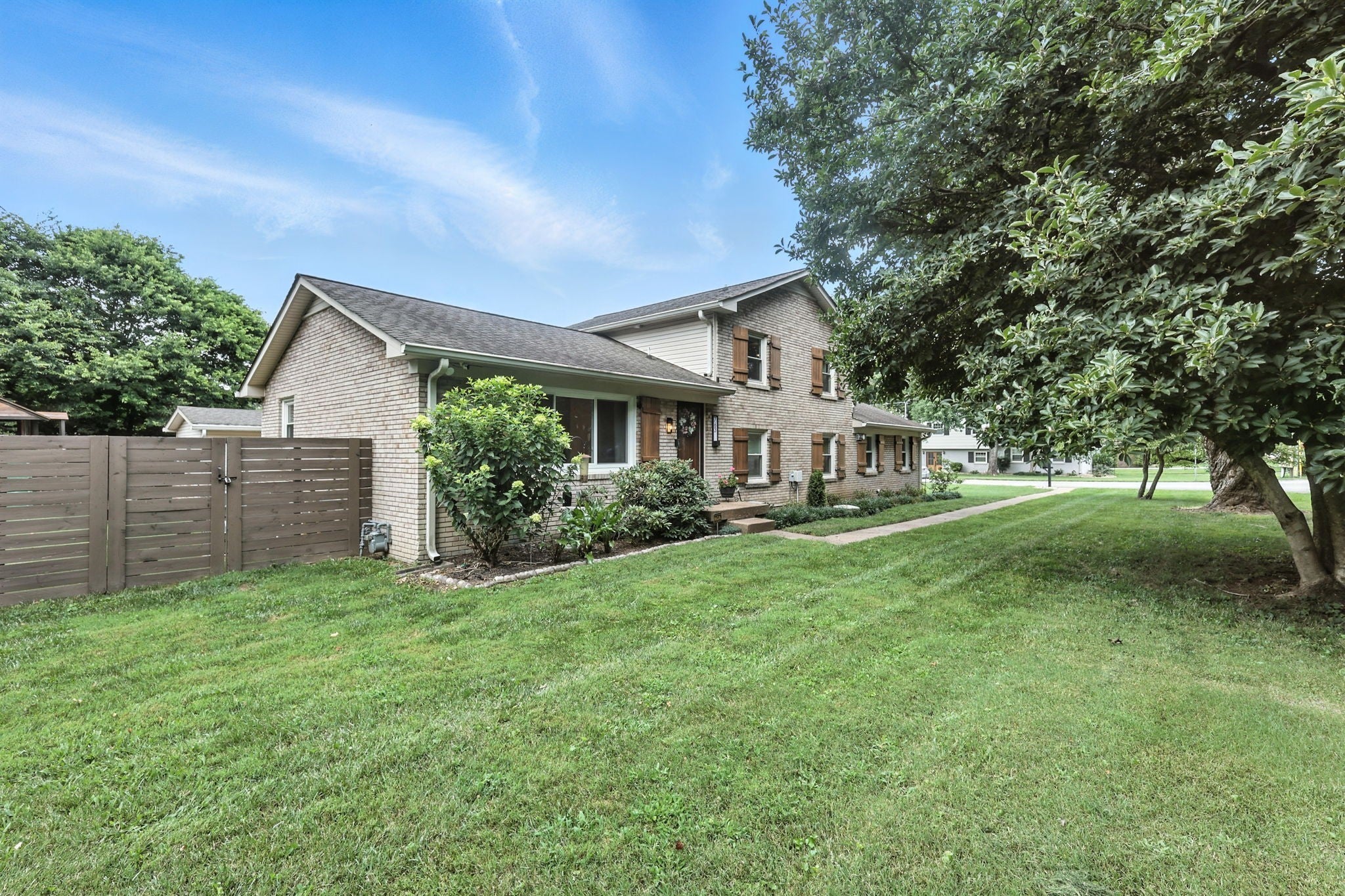 Photo of Listing #2996316