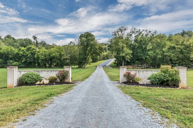 1043 New Herman Rd, Shelbyville