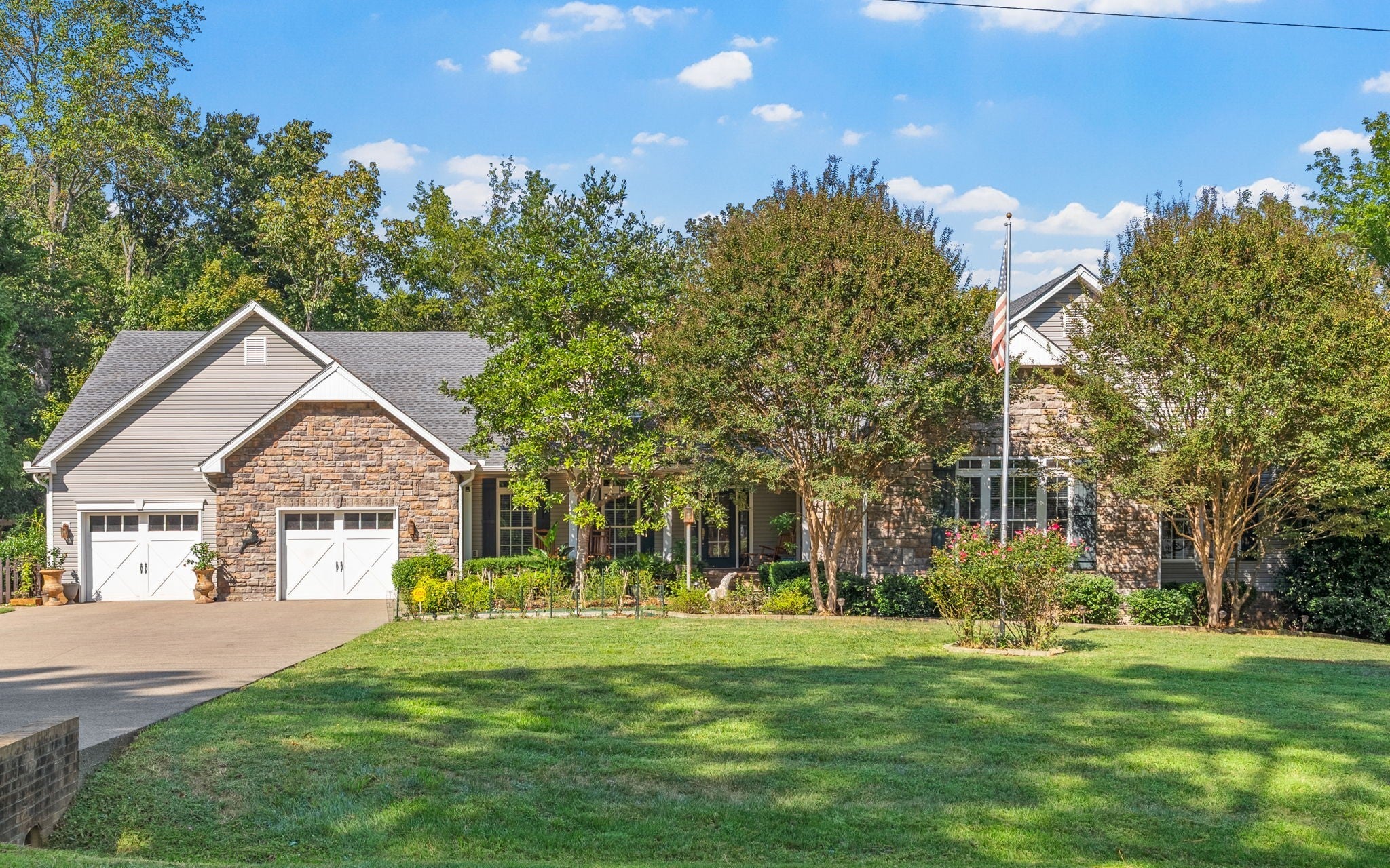 Photo of Listing #2996447