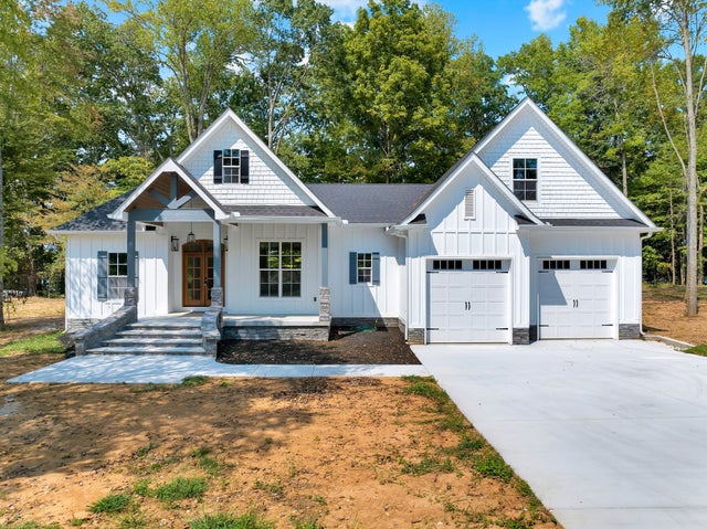 511 Woods Lake Rd, Decherd