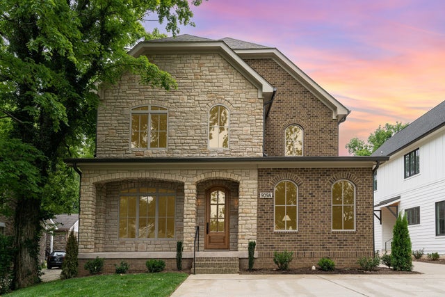 909a Gale Ln, Nashville
