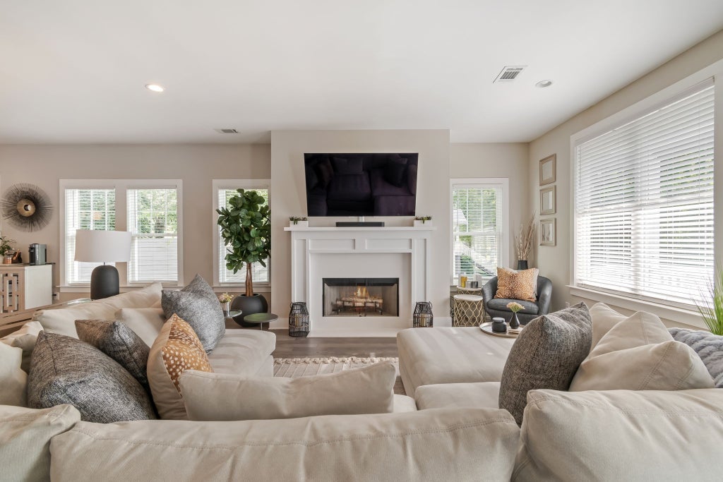 1023 Richland Creek Aly, Nashville