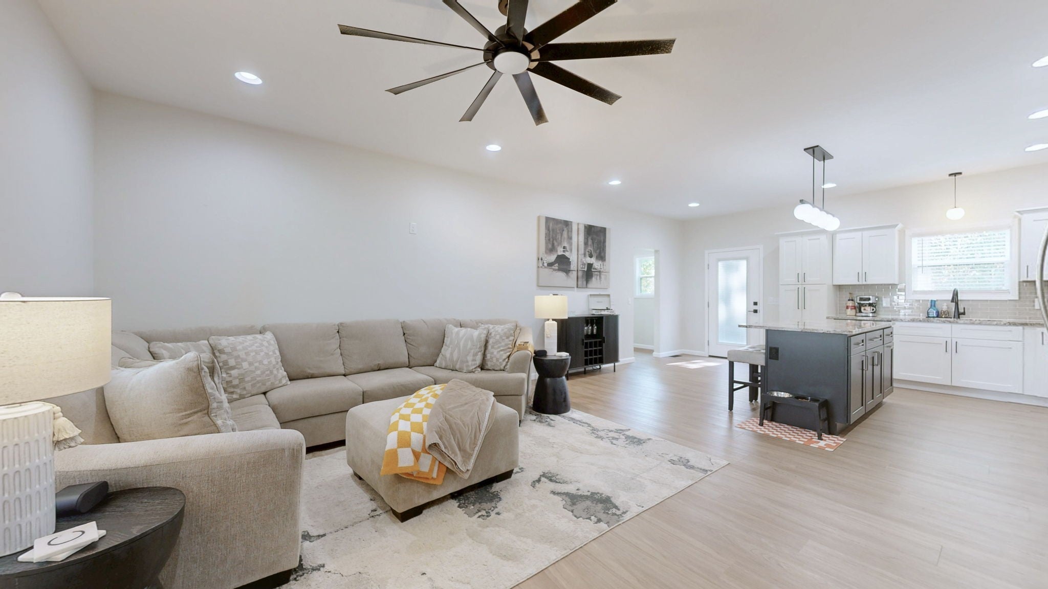 Photo of Listing #2999871