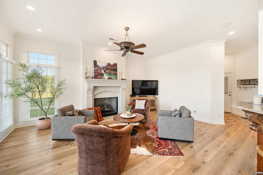 2880 Us Hwy 412, Parsons