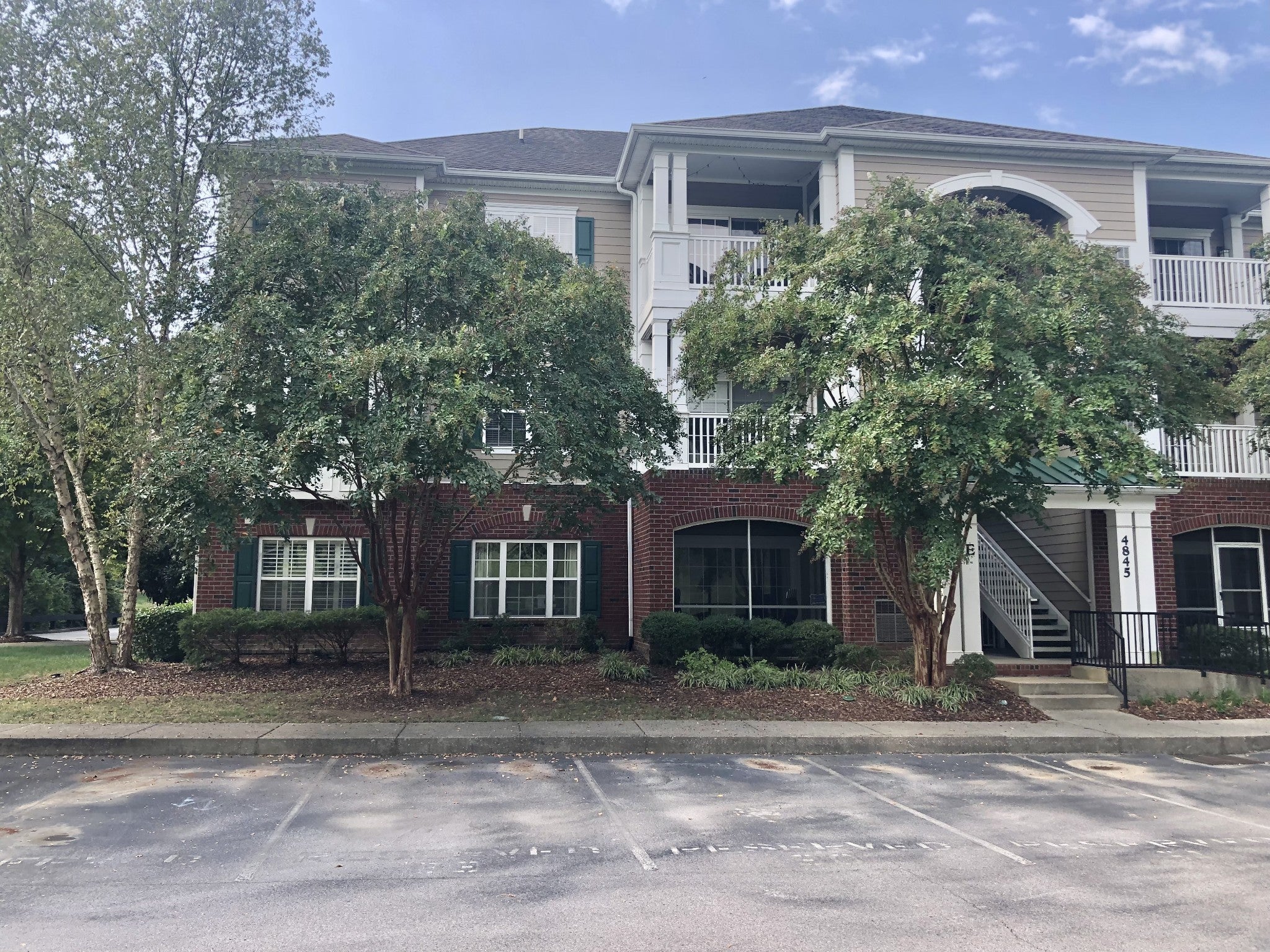 Photo of Listing #3000083