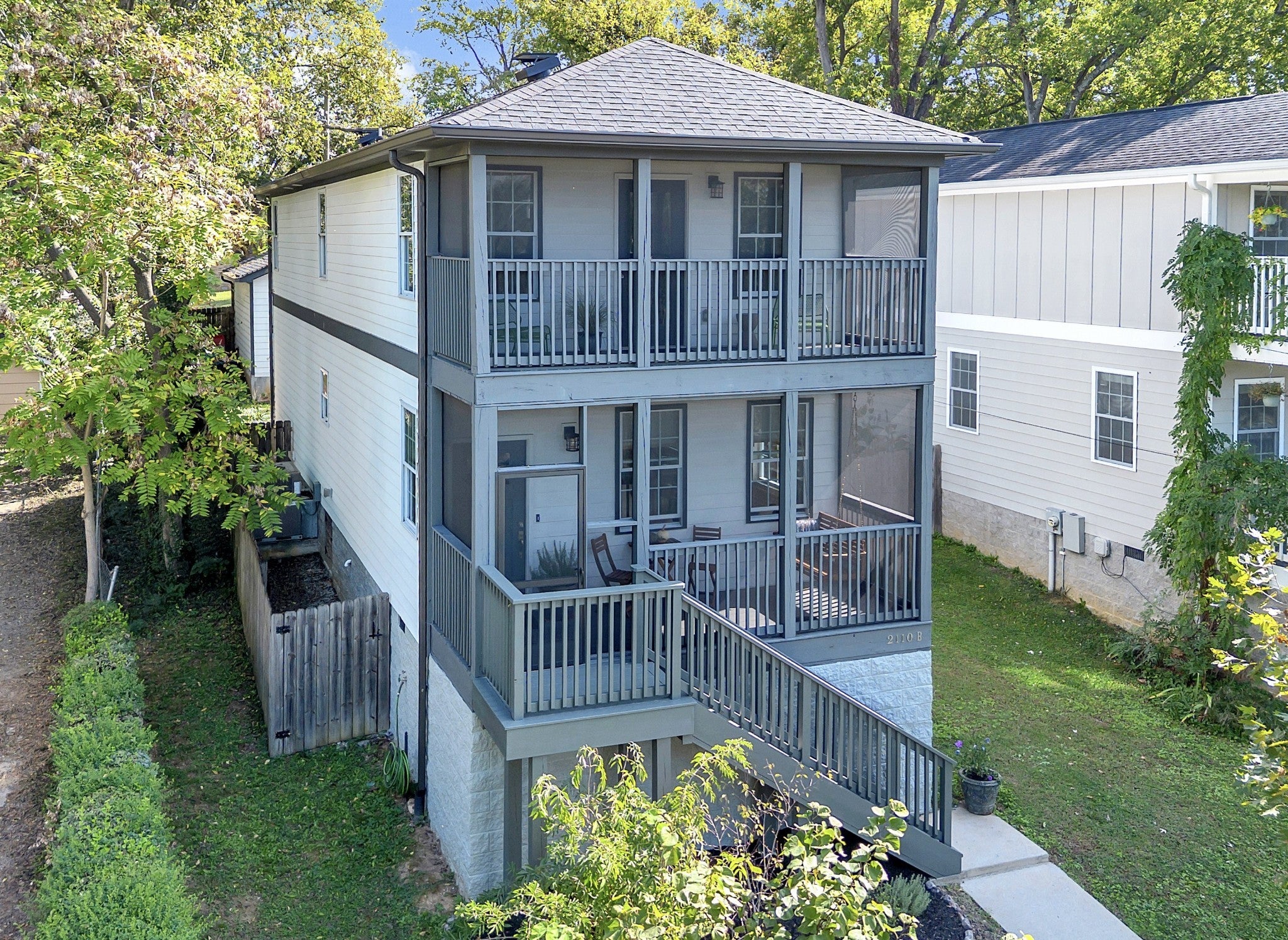 Photo for MLS 3000145 in 2110b 15th Ave N Nashville, TN - 37208