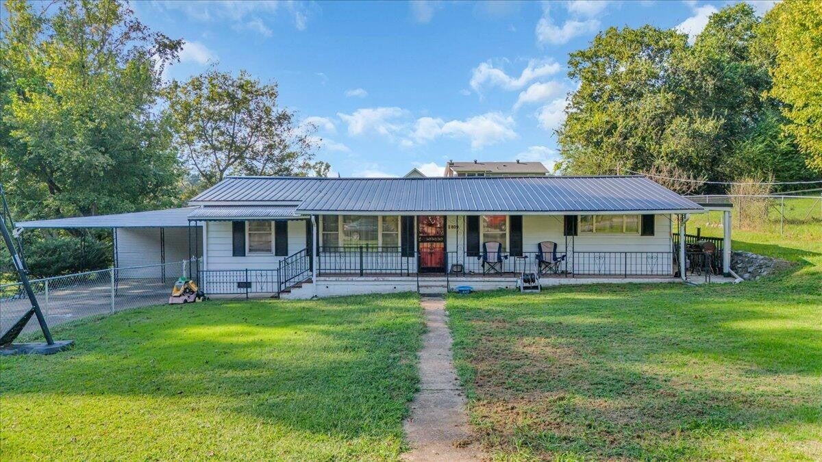 Photo of Listing #3000526