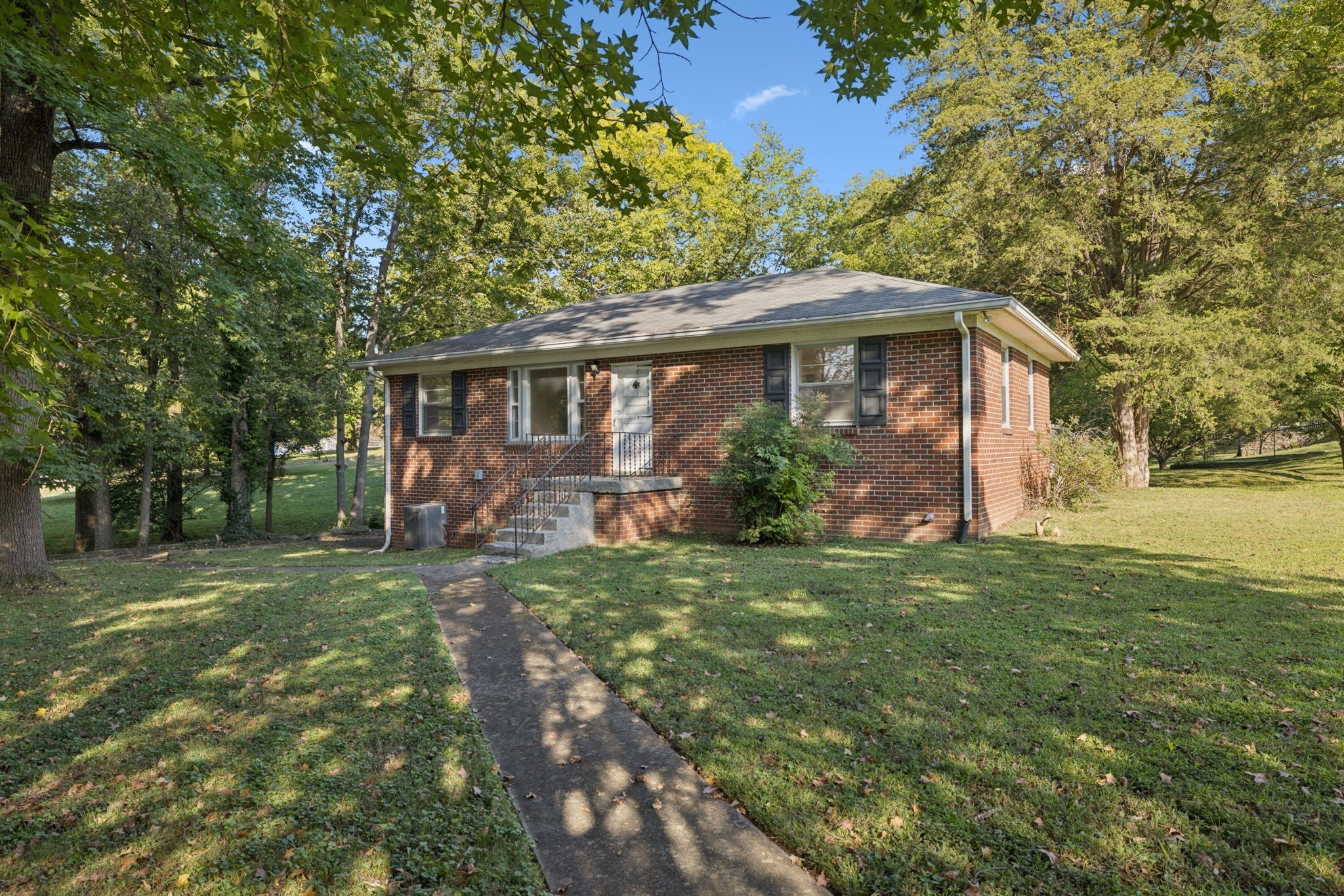 Photo of Listing #3000688