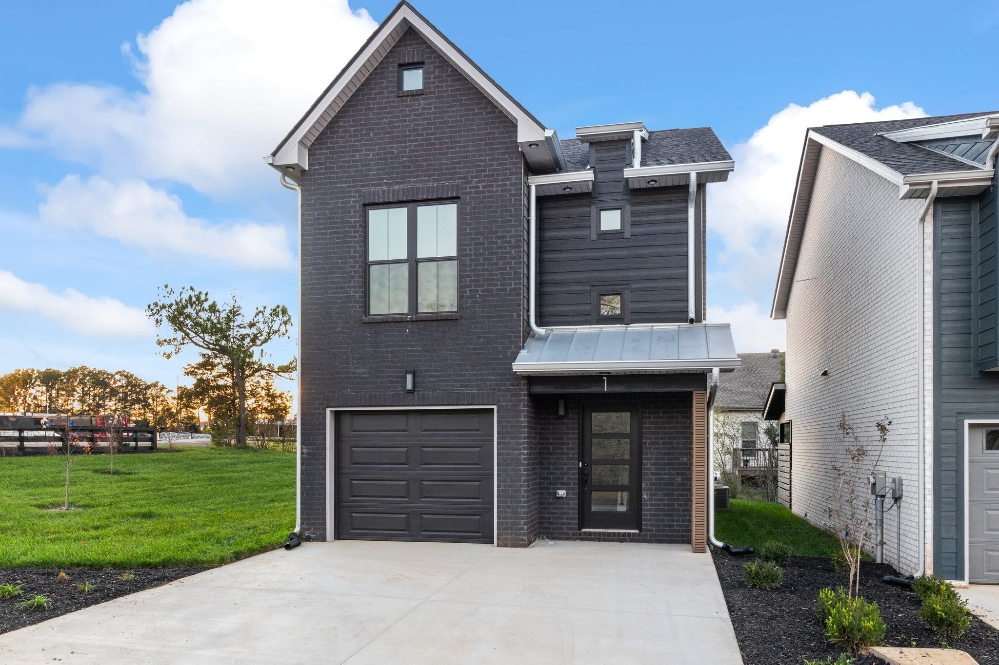 Photo of Listing #3001211