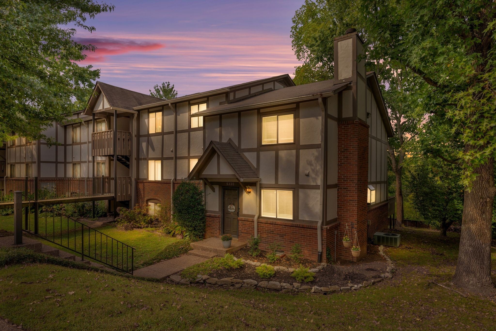 Photo of Listing #3001499