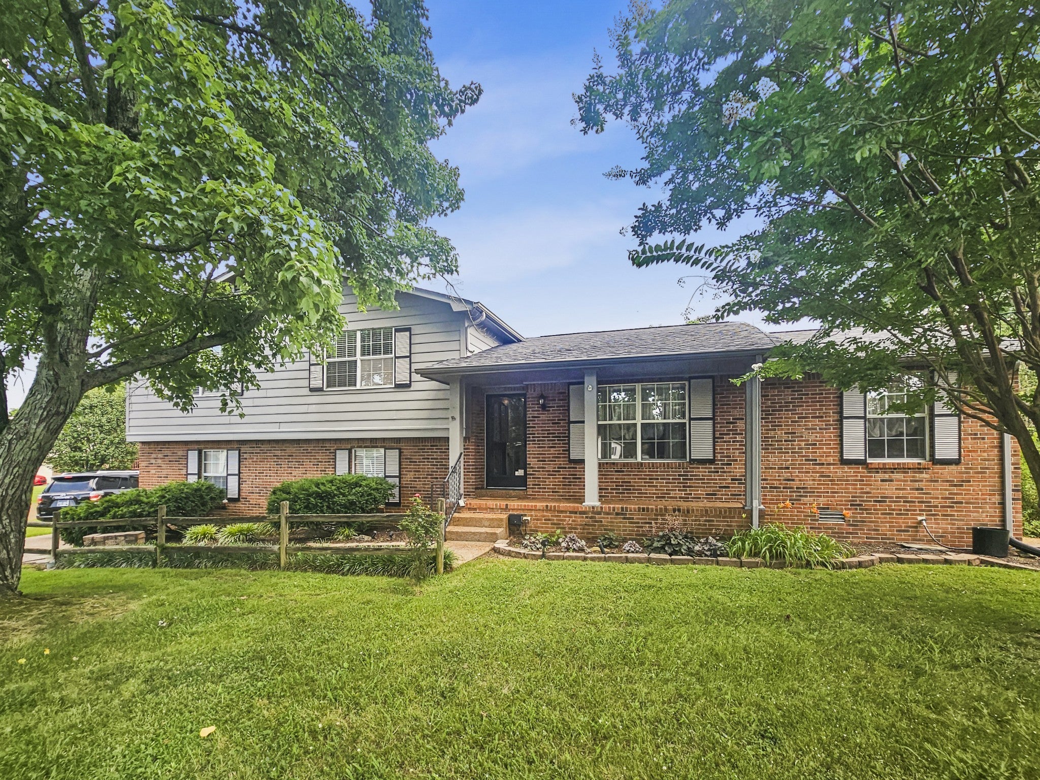Photo of Listing #3001689