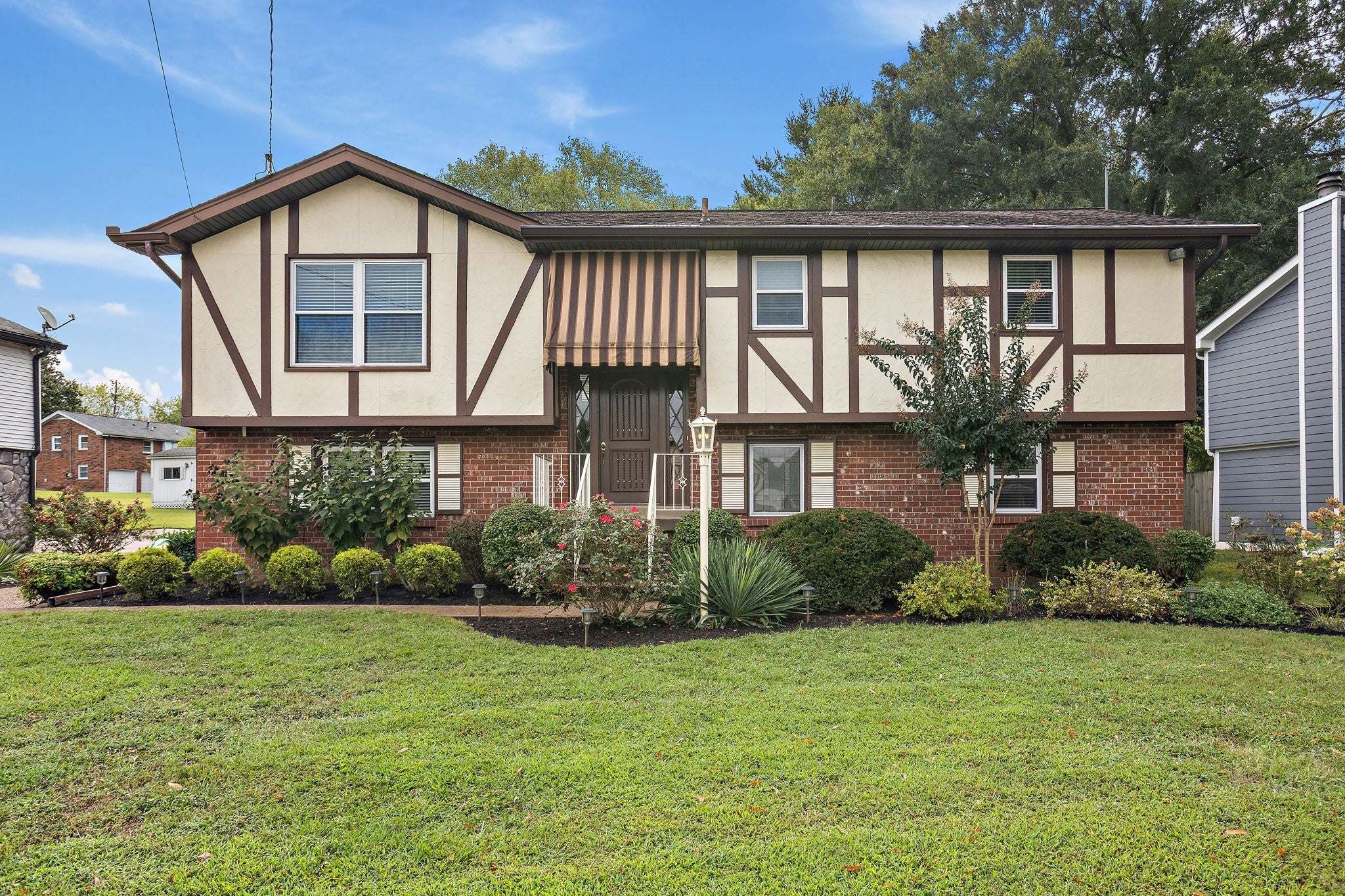 Photo of Listing #3001744