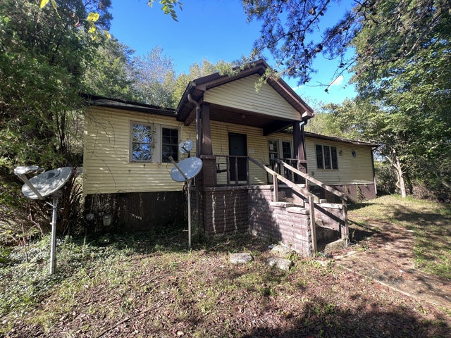 110 N Church St, Erin