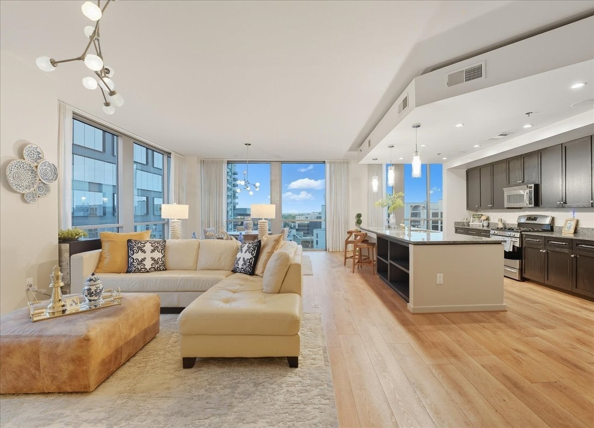 Photo of Listing #3002392