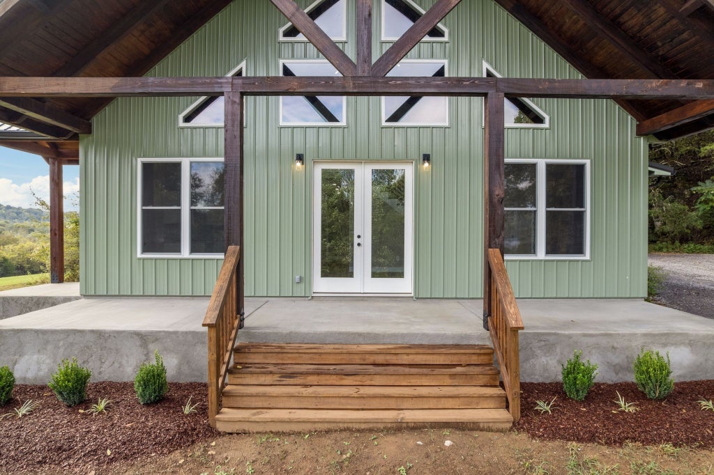 672 Sullivan Bend Rd, Elmwood