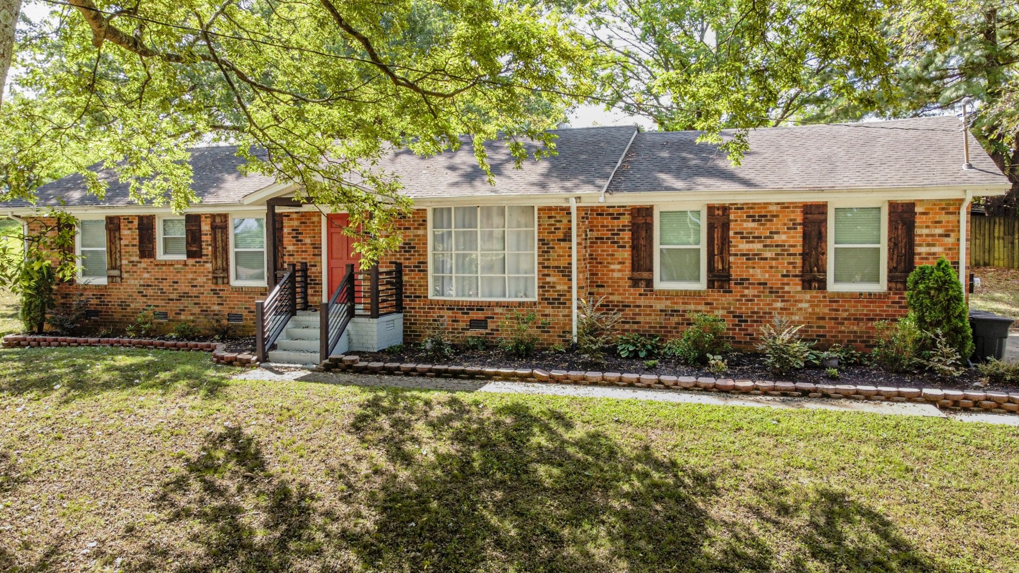 Photo of Listing #3002513