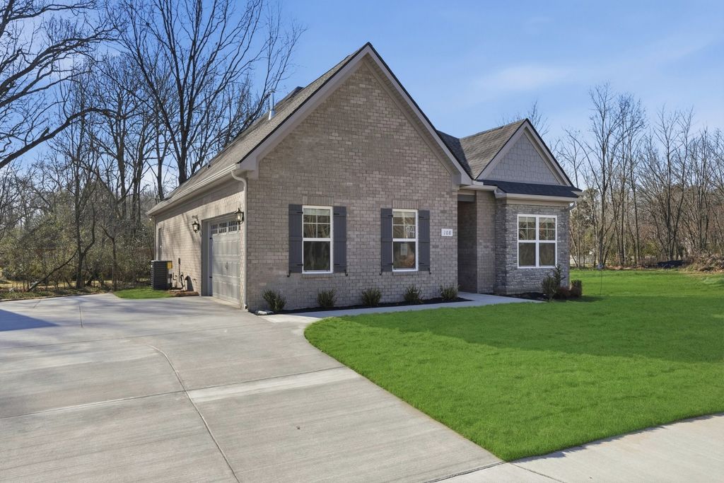 108 Sagewood Drive, Tullahoma