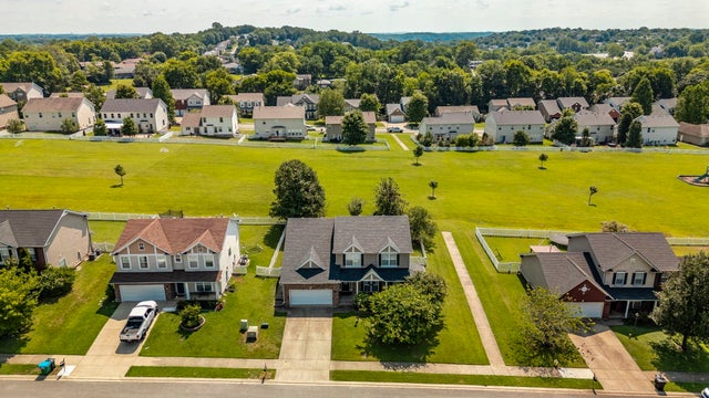 213 Vintage Cir, Hendersonville