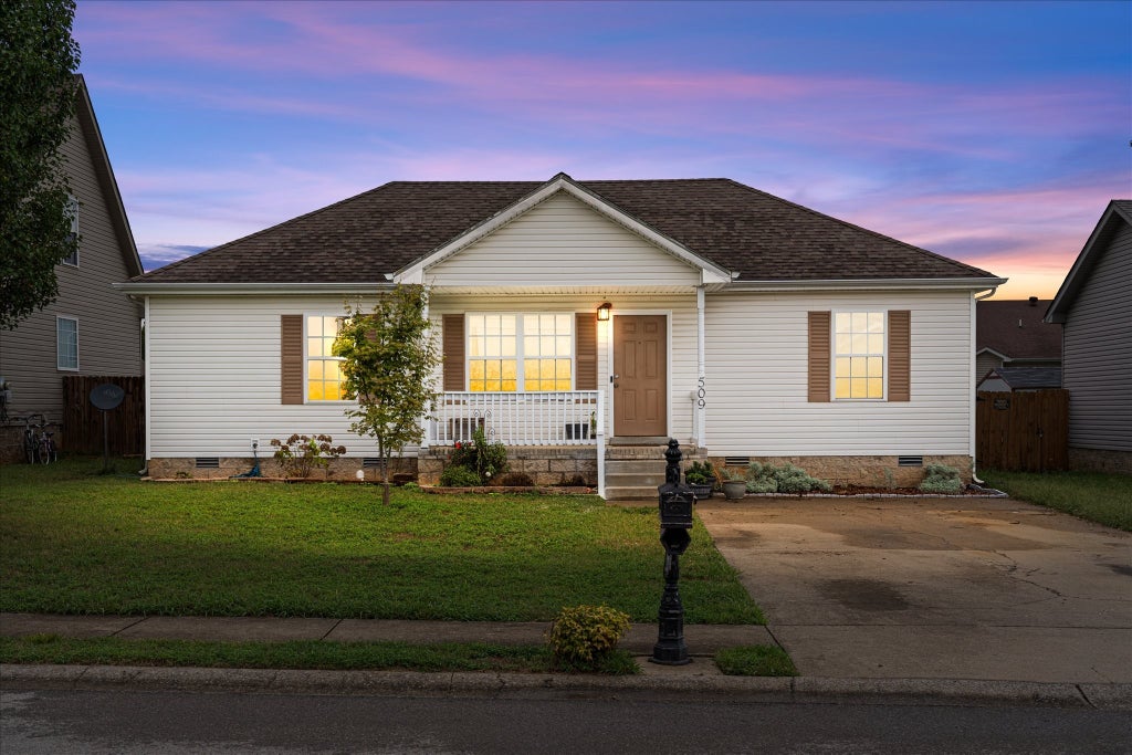 509 Oakmont Dr, Clarksville