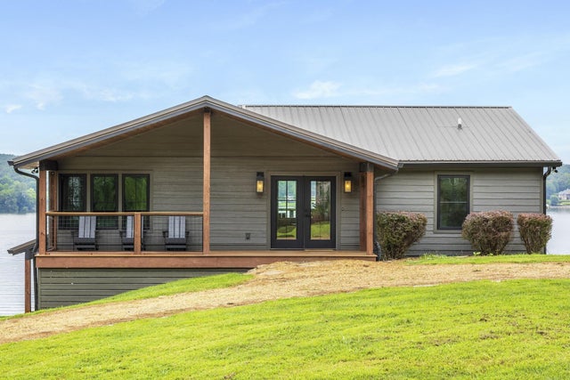 16010 Lakewood Drive, Bakewell