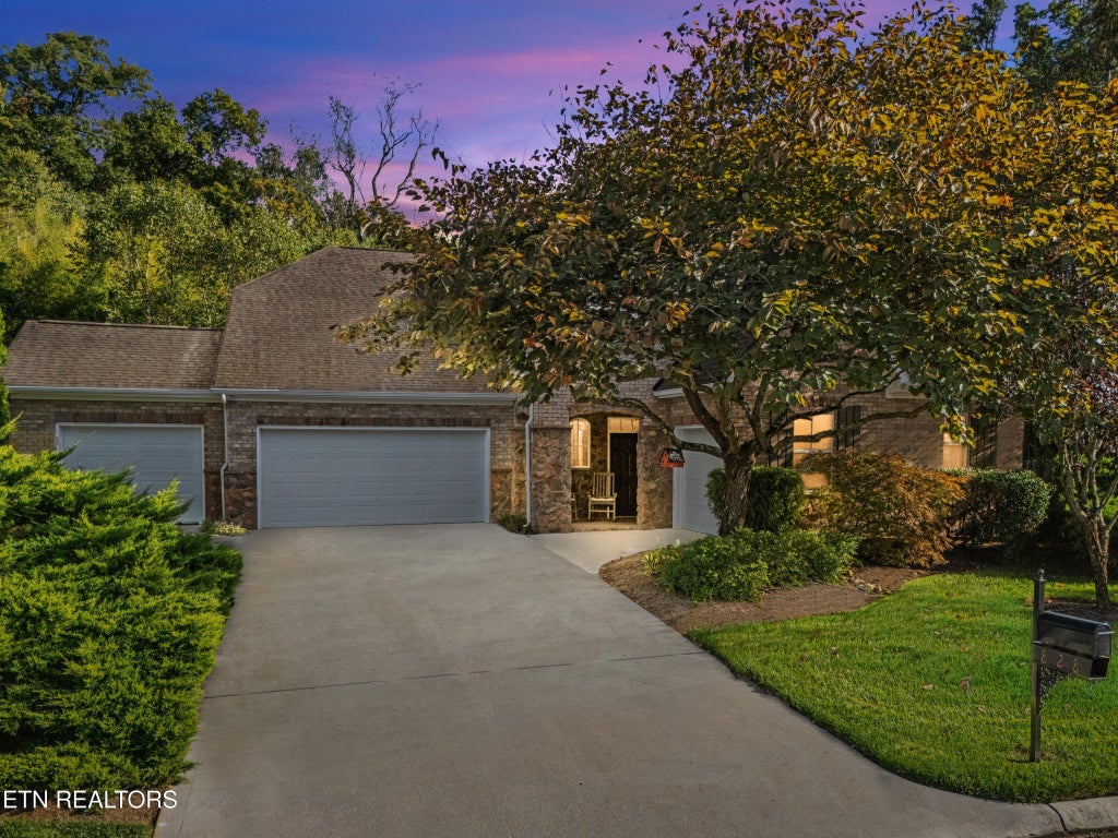 828 Clover Fields Lane, Knoxville