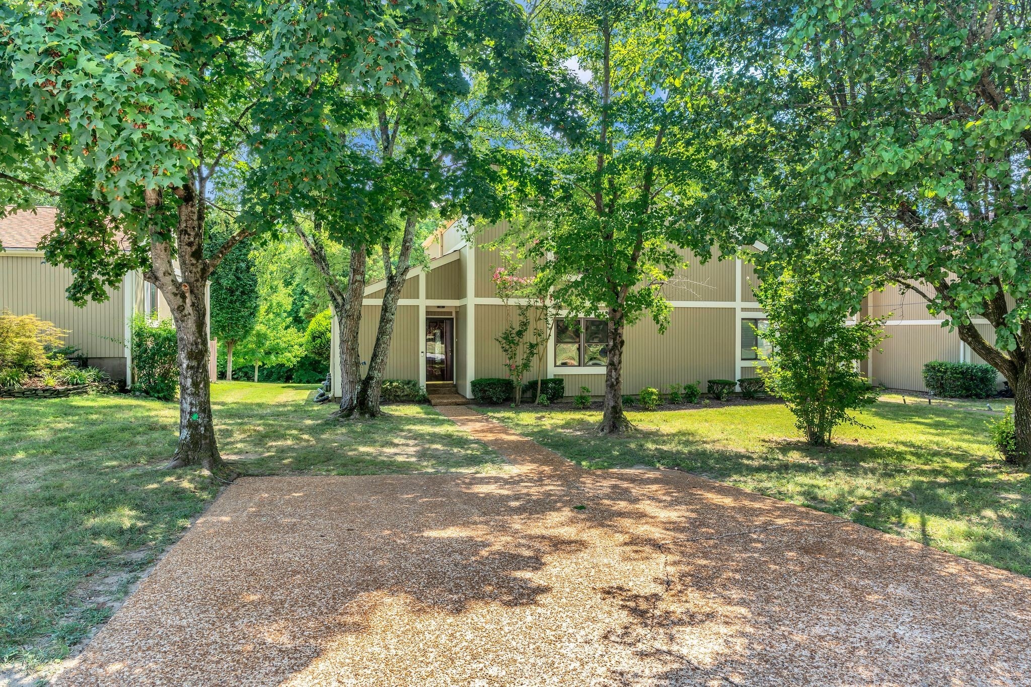 Photo of Listing #3009122