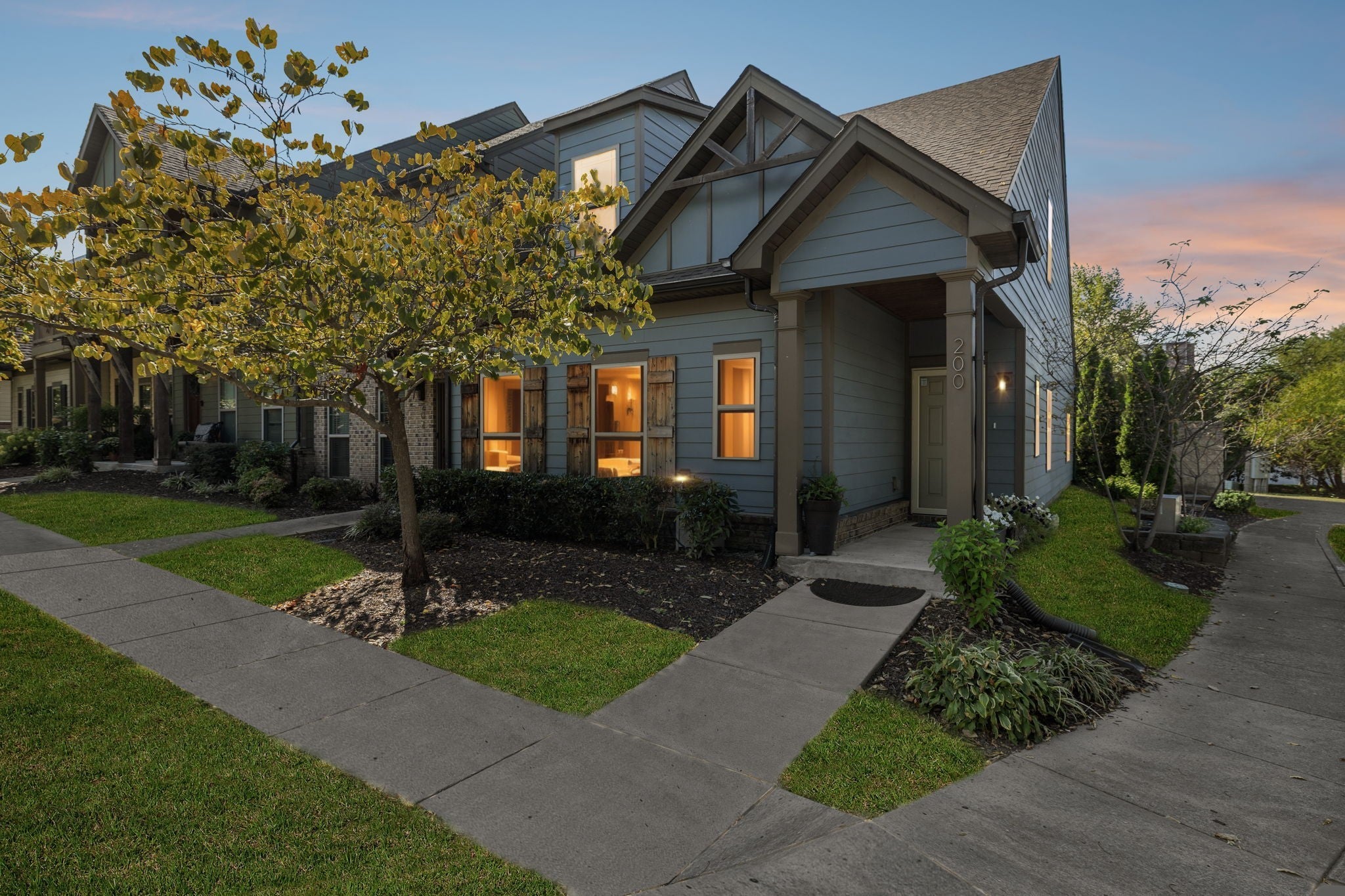 Photo of Listing #3011315