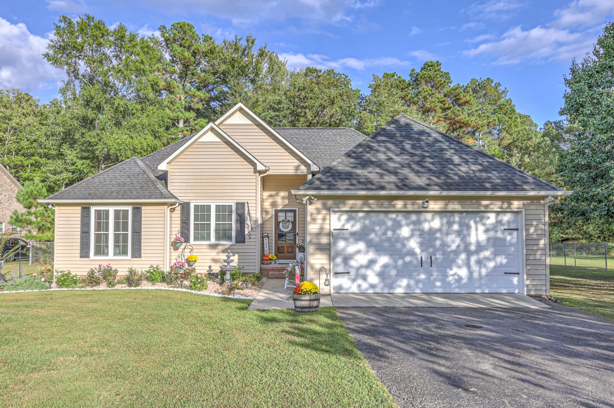 Photo of Listing #3011342