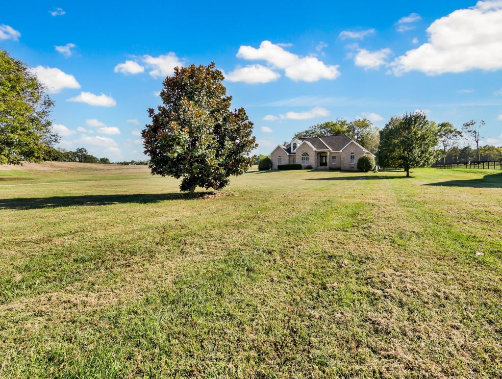 2994 Rossview Rd, Clarksville