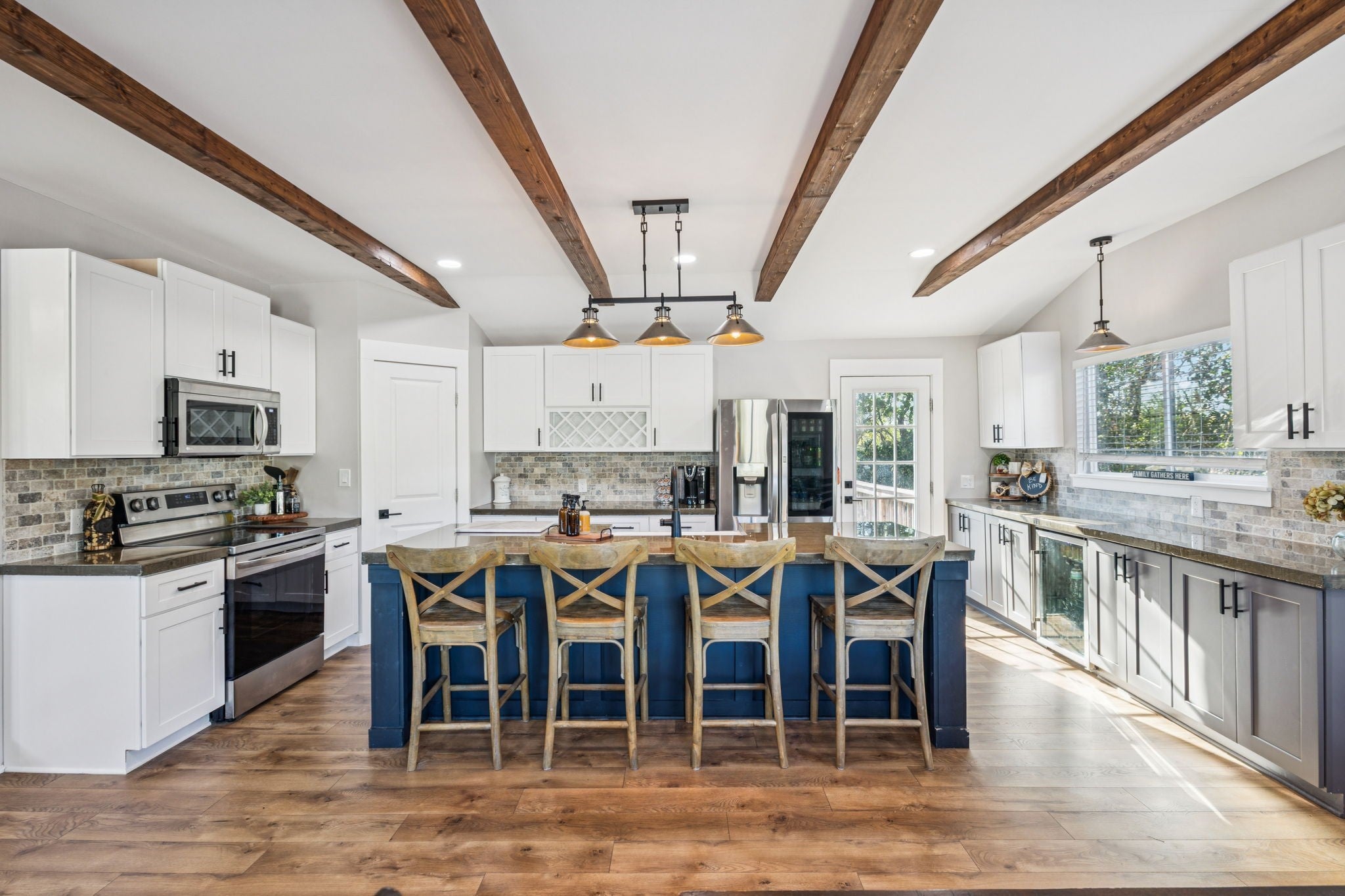 Photo of Listing #3011508