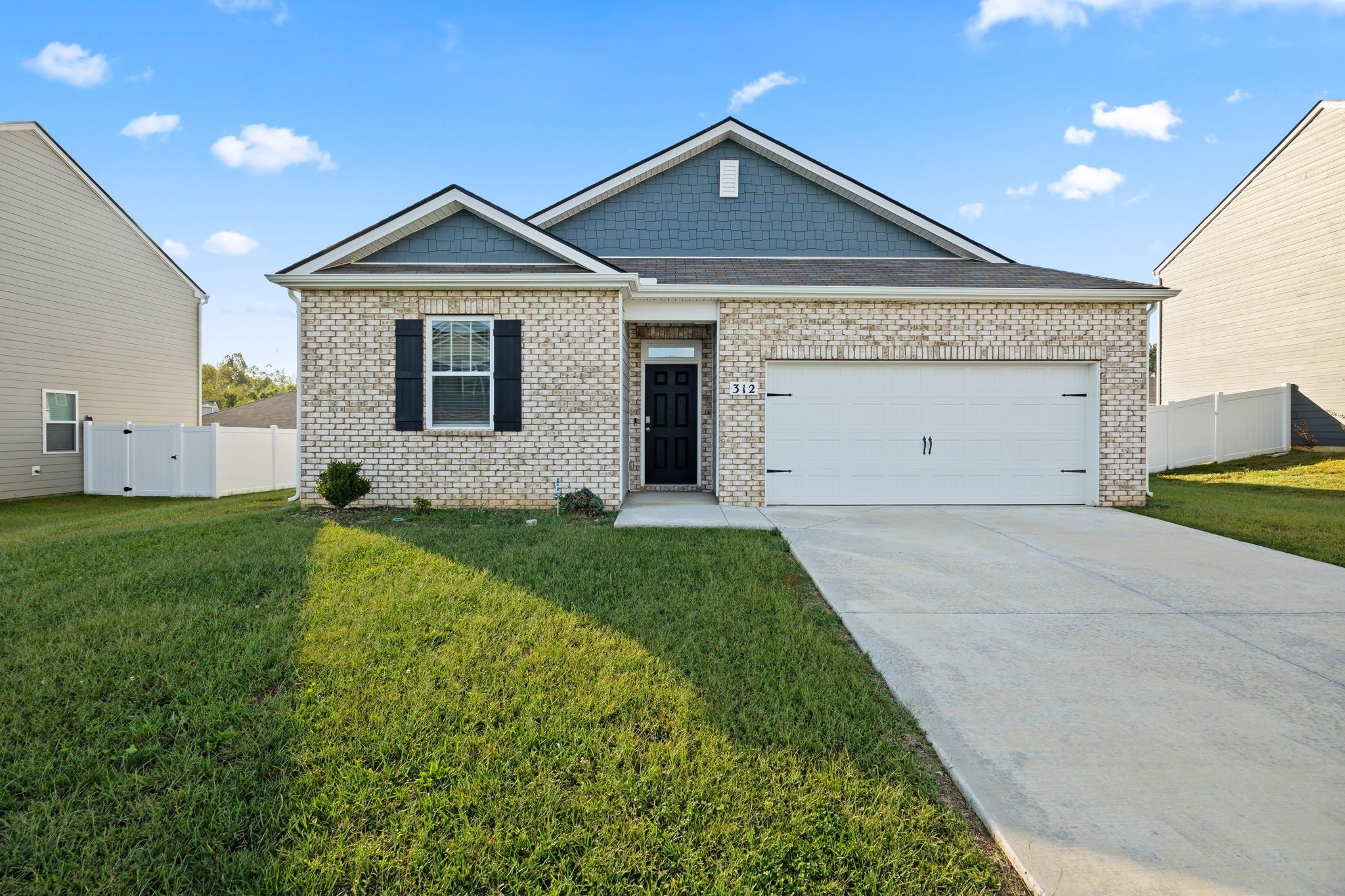 Photo of Listing #3011554