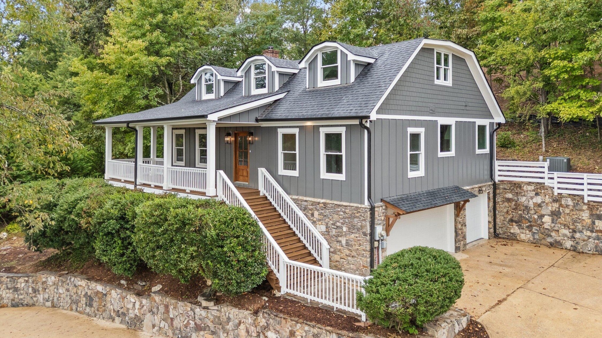 Photo of Listing #3011556