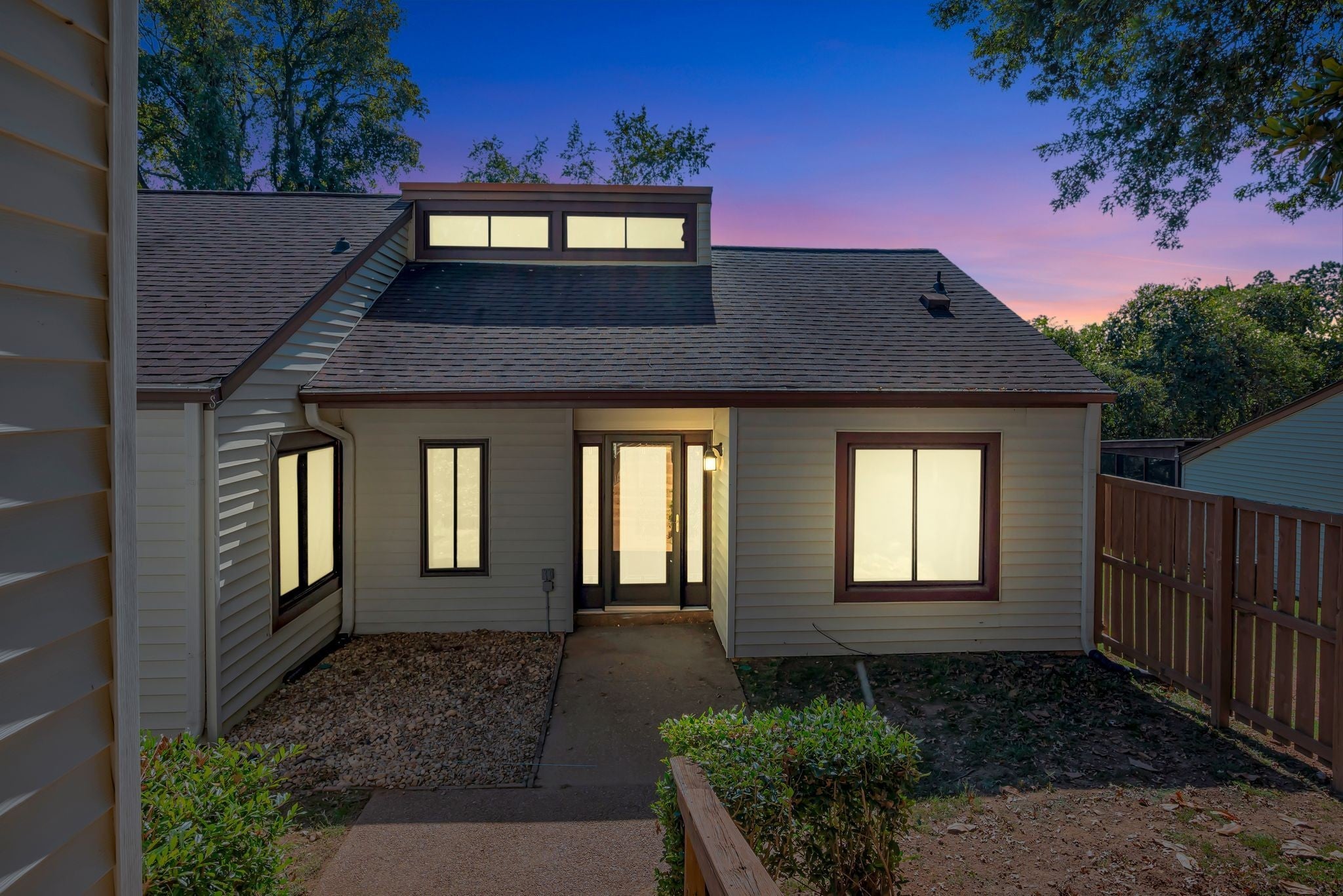 Photo of Listing #3011894